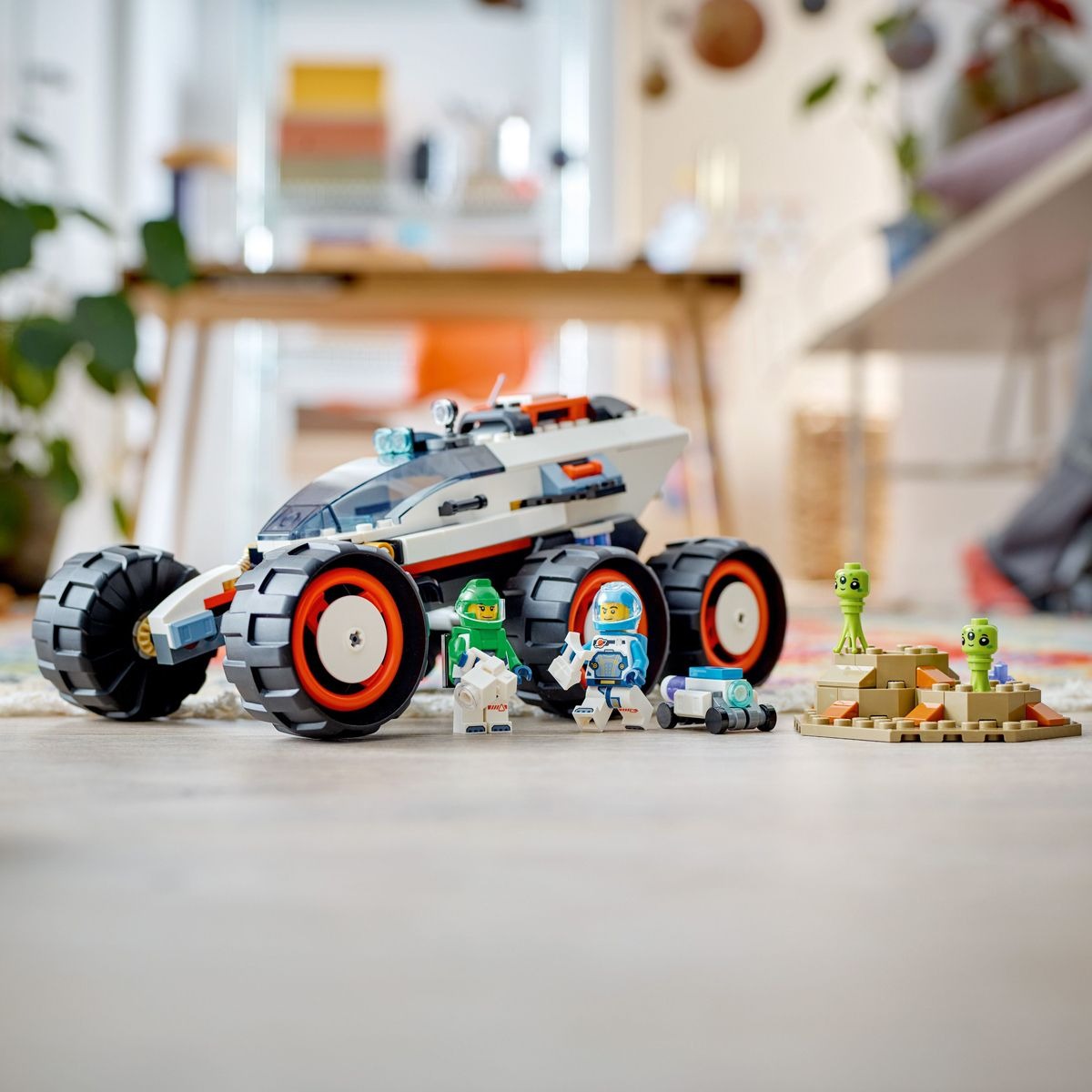 Lego City Space Explorer Rover And Alien Life